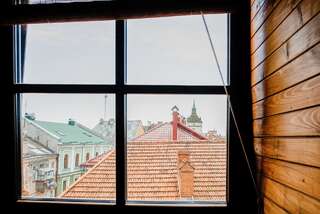 Мини-отель Old Town Гостевой Дом Каменец-Подольский Трехместный номер-29
