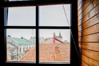 Мини-отель Old Town Гостевой Дом Каменец-Подольский Трехместный номер-48